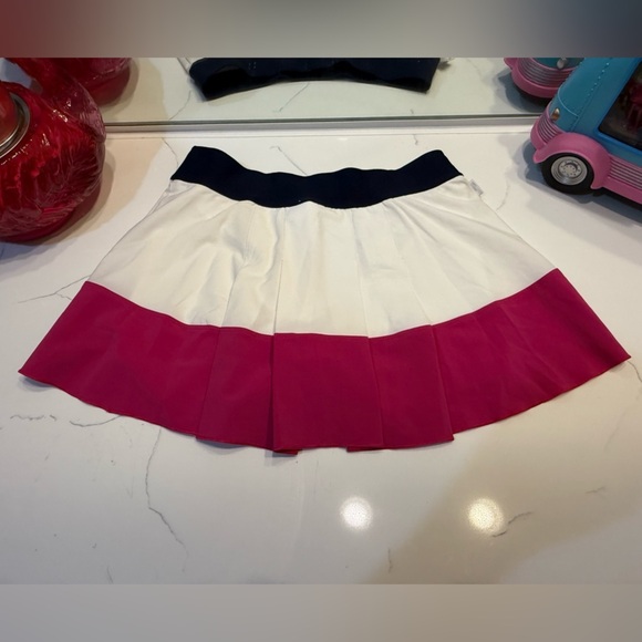 Nike Pink and White Skirt for Active Style - Picture 4 of 12